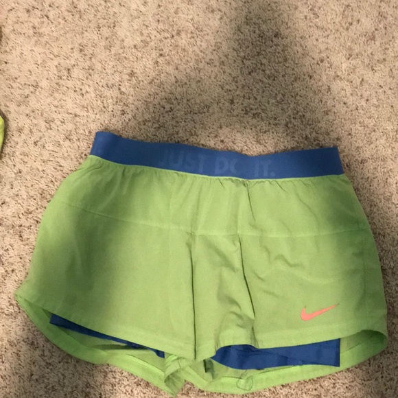 Medium Nike dri fit shorts - Picture 1 of 2